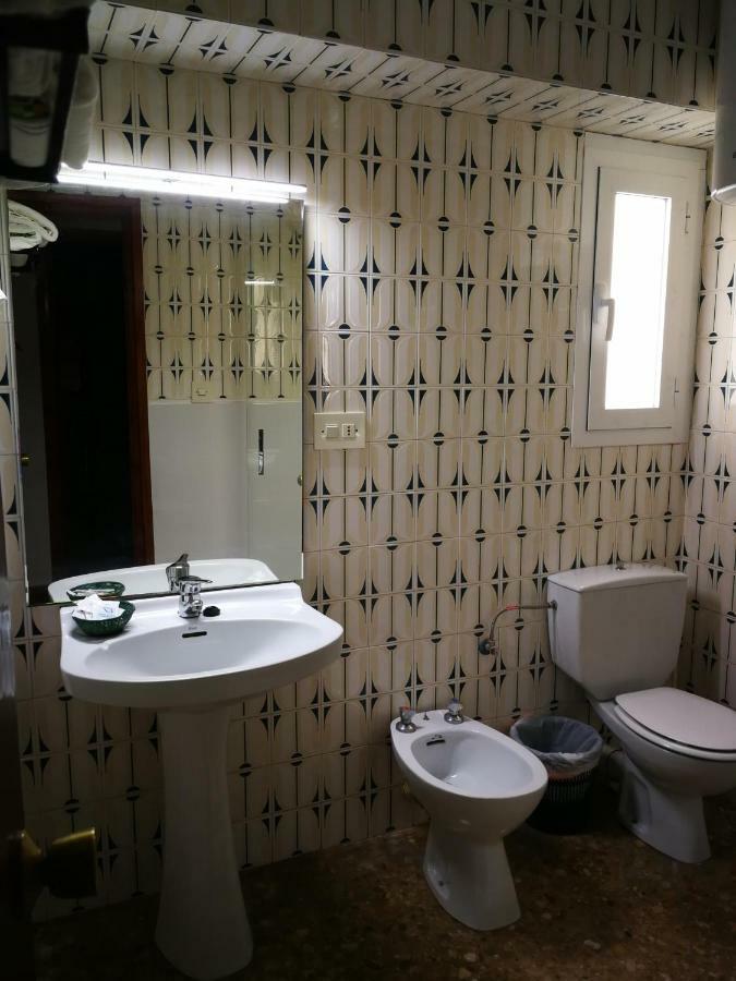Apartamento Rural La Plaza Vieja Вивер Экстерьер фото